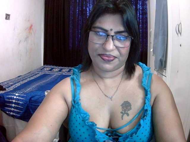 indiandelight001 live cam on BongaCams