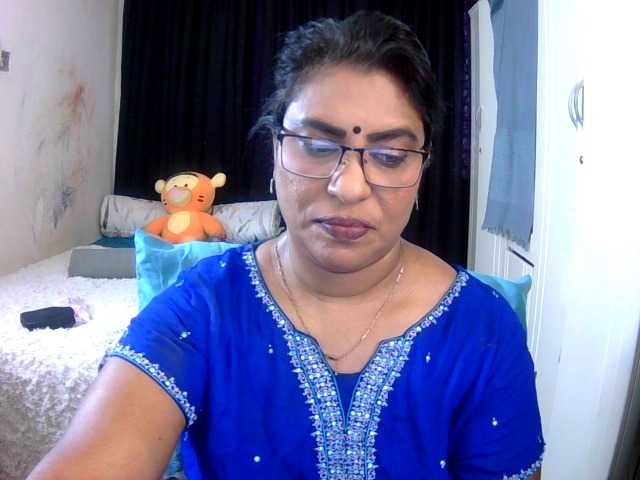 indiandelight001, live now on BongaCams