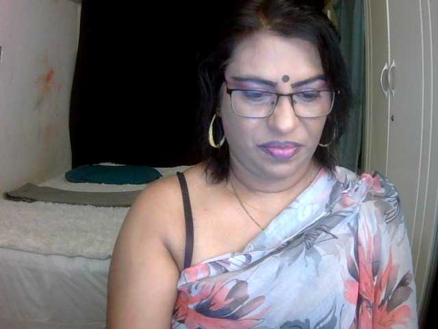 indiandelight001 live cam on BongaCams