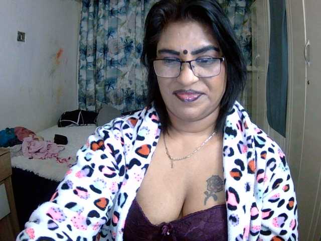 indiandelight001 live webcam show