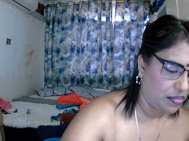 indiandelight001 live webcam show