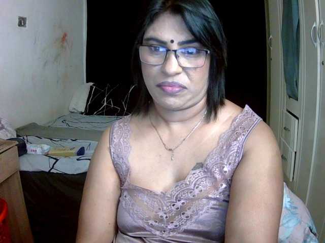 indiandelight001 live cam on BongaCams