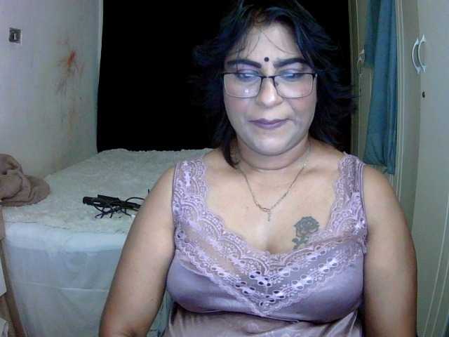 indiandelight001 live cam on BongaCams