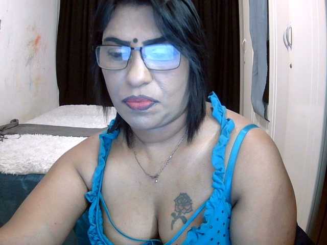 indiandelight001 live cam on BongaCams