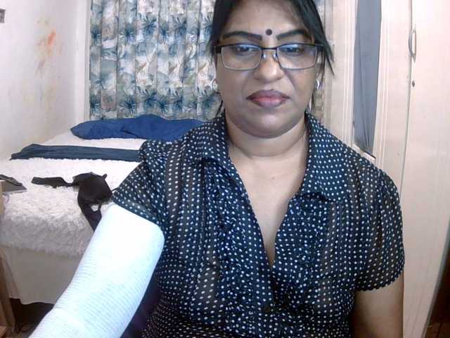 indiandelight001 live cam on BongaCams