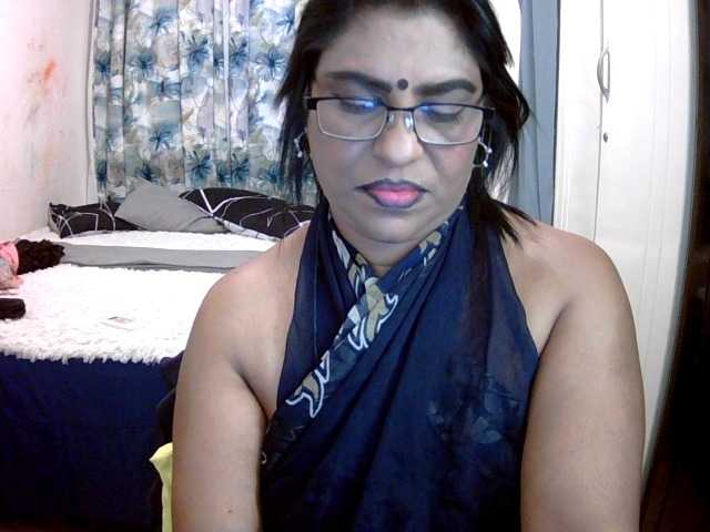 indiandelight001 live cam on BongaCams