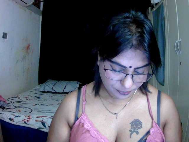 indiandelight001 live cam preview