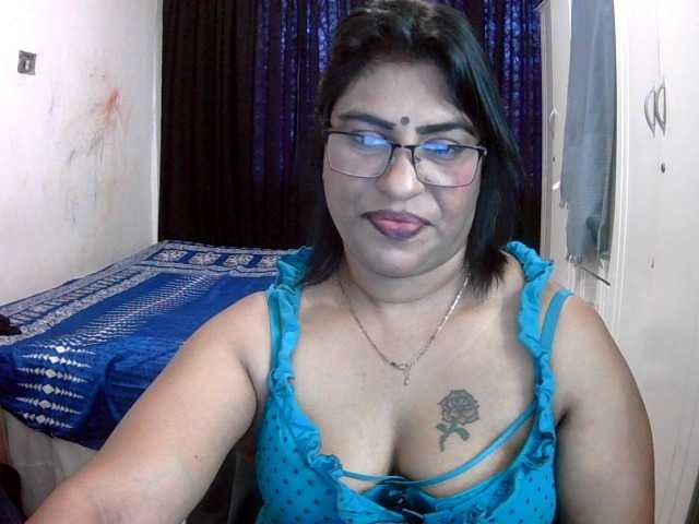 indiandelight001 live cam on BongaCams