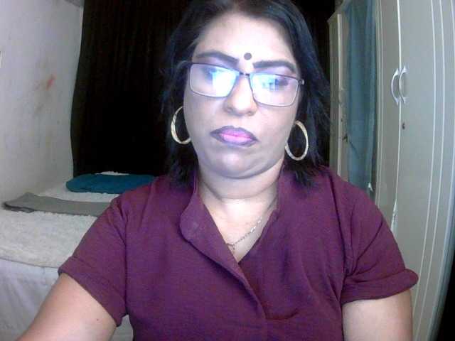 indiandelight001 live cam on BongaCams