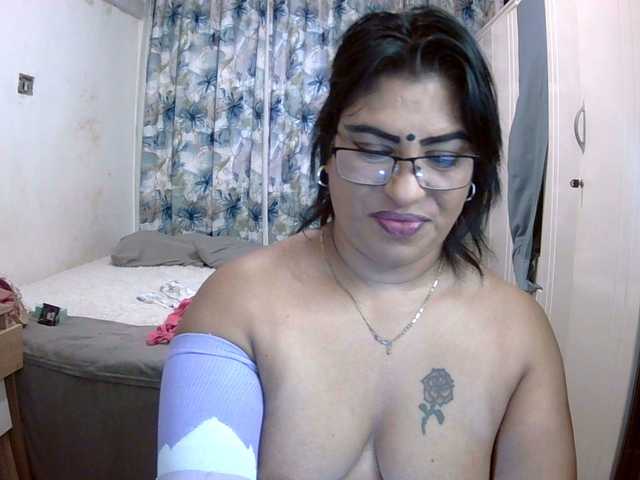 indiandelight001's BongaCams show and profile
