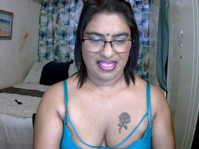 indiandelight001 live cam on BongaCams