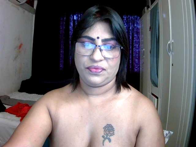 indiandelight001 live cam on BongaCams