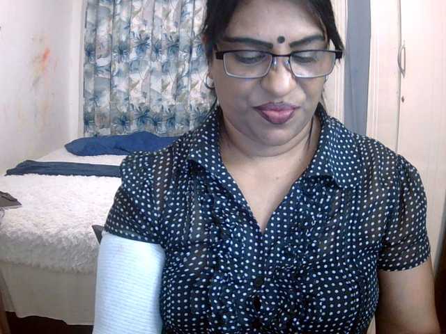 indiandelight001 live cam on BongaCams