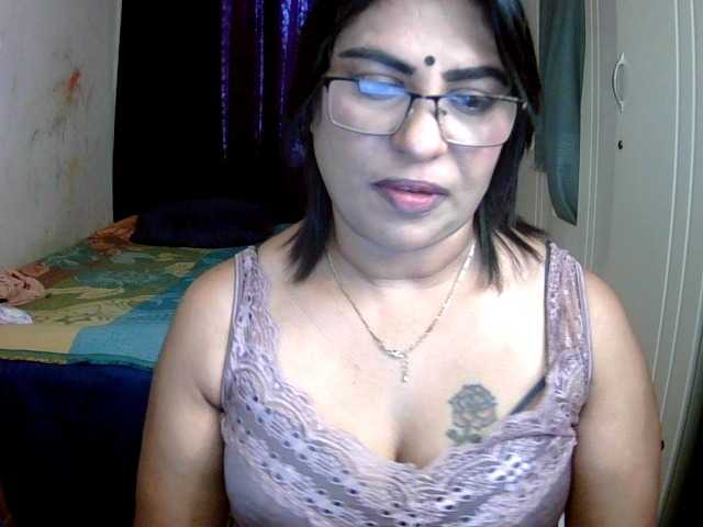 indiandelight001 live cam on BongaCams