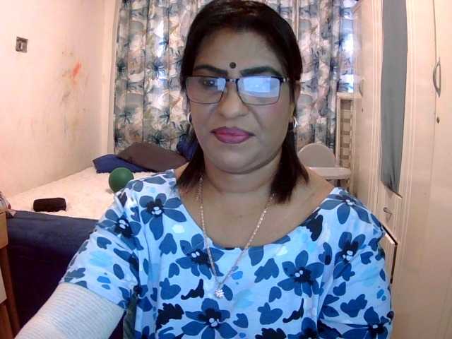 indiandelight001 live cam on BongaCams