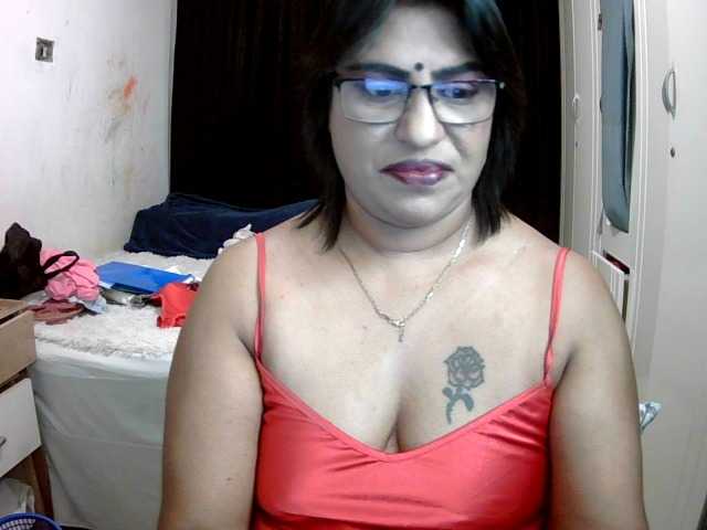 indiandelight001 live cam on BongaCams
