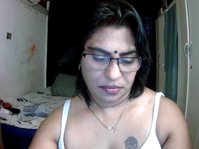 indiandelight001 live cam on BongaCams