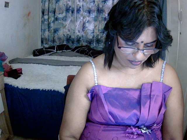 indiandelight001 live cam on BongaCams