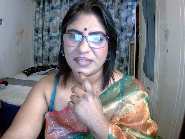 indiandelight001 live cam on BongaCams