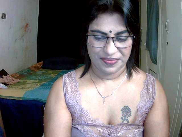 indiandelight001 live cam preview