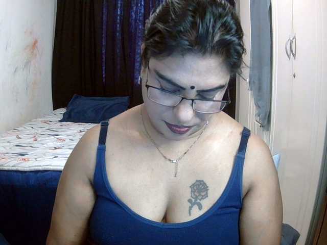 indiandelight001 live cam preview