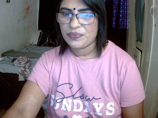 indiandelight001 live cam on BongaCams