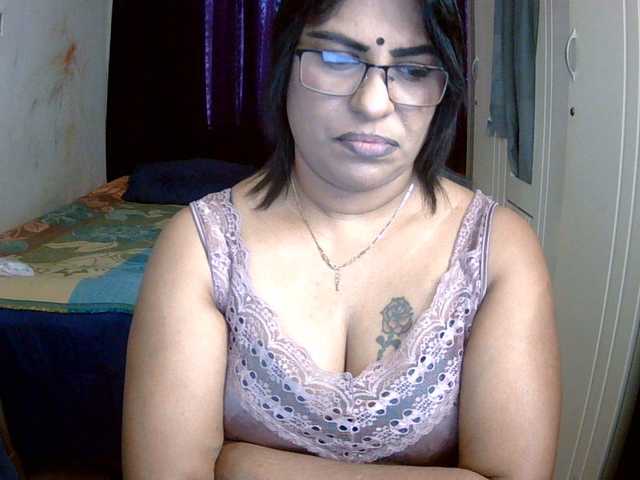 indiandelight001 live cam preview