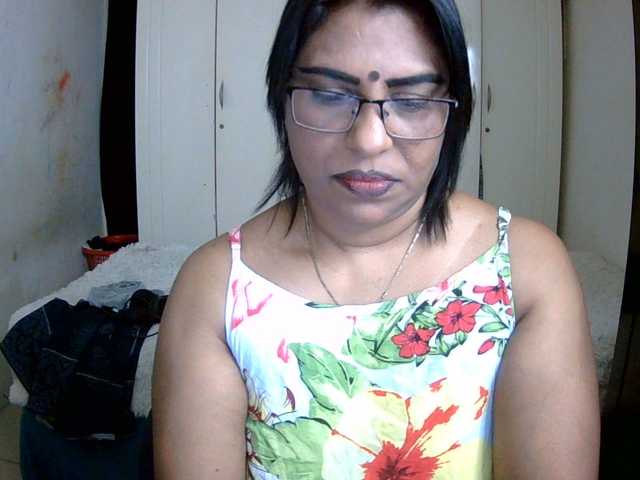 indiandelight001 live cam on BongaCams