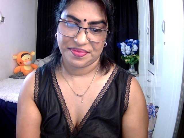 indiandelight001 live cam on BongaCams