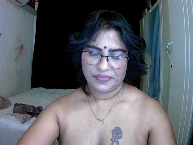 indiandelight001 live cam on BongaCams
