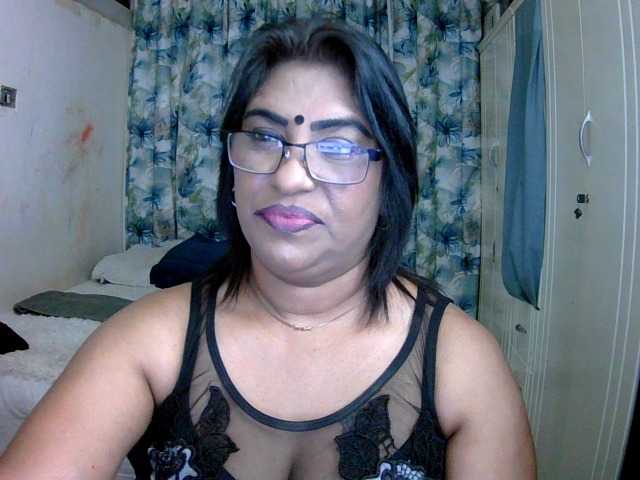 indiandelight001 live cam on BongaCams
