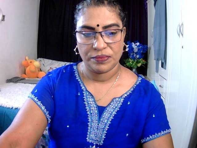 indiandelight001 live cam on BongaCams