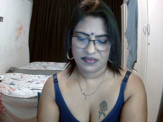 indiandelight001 live cam on BongaCams