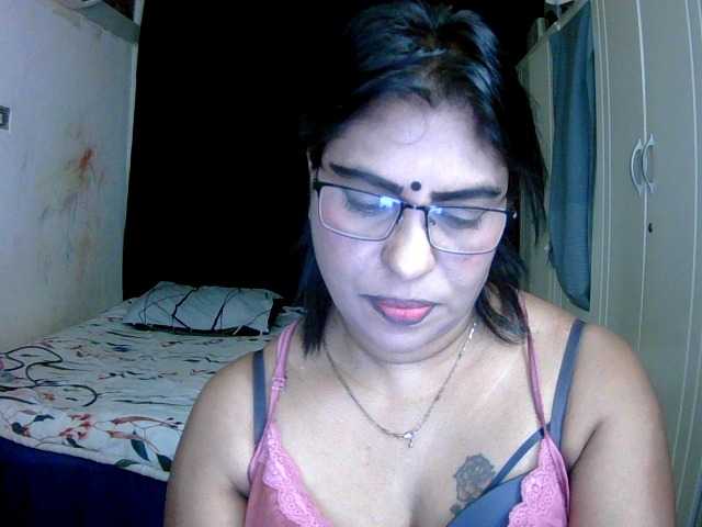 indiandelight001 live cam on BongaCams
