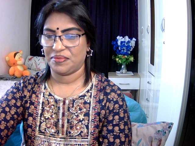 indiandelight001 live cam on BongaCams