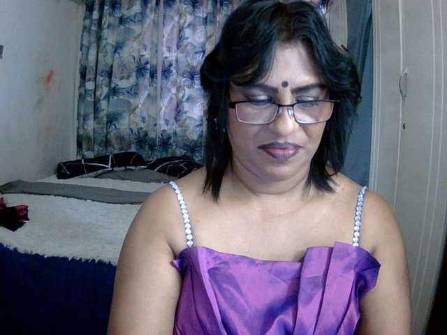 indiandelight001 live cam on BongaCams