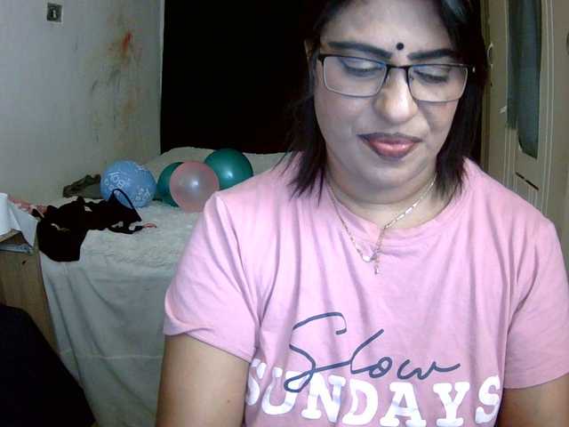 indiandelight001 live cam preview