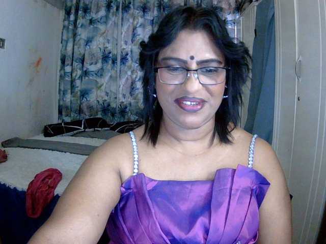 indiandelight001 live cam on BongaCams
