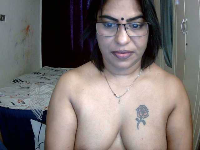 indiandelight001 live cam on BongaCams
