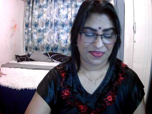 indiandelight001 live cam on BongaCams