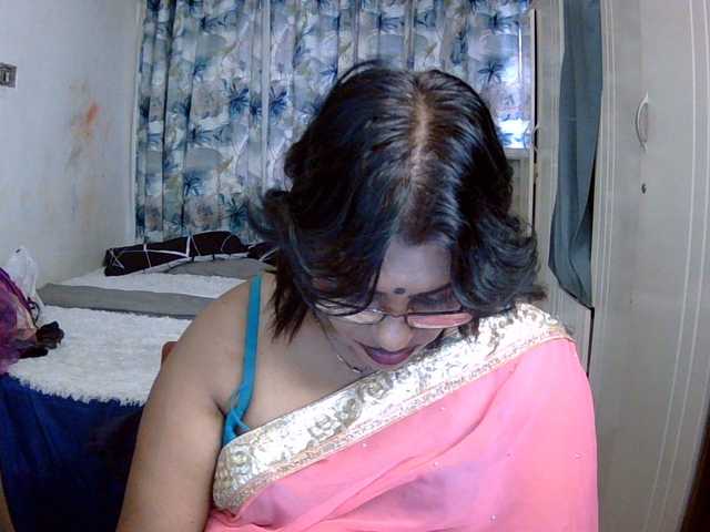 indiandelight001 live cam on BongaCams