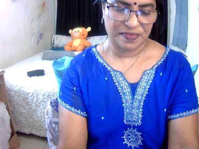 indiandelight001, en directo ahora en BongaCams