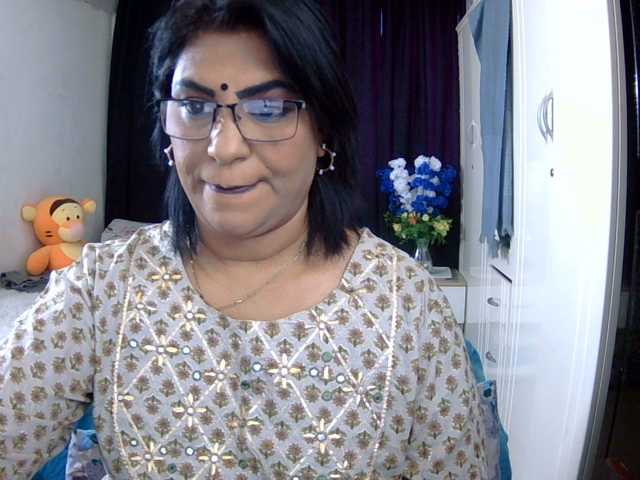 indiandelight001 live cam on BongaCams