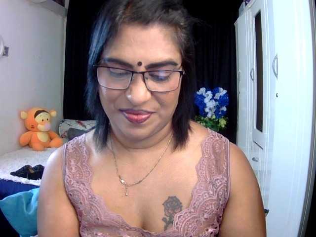 indiandelight001 live cam preview