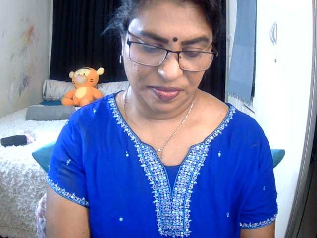 indiandelight001, en directo ahora en BongaCams