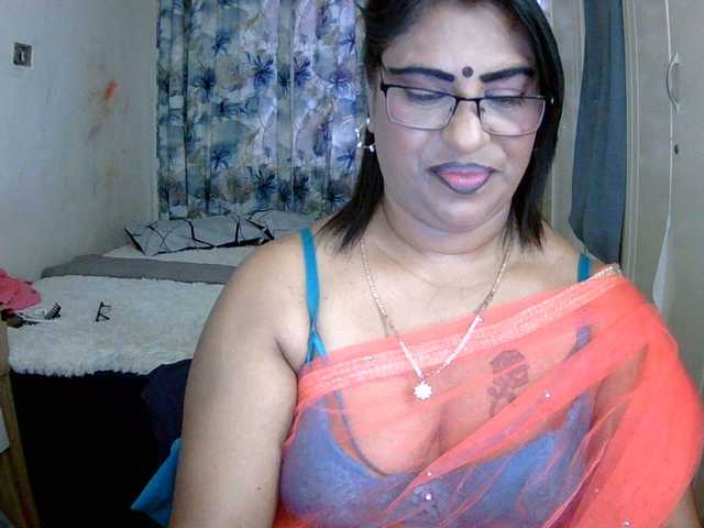 indiandelight001 live cam on BongaCams