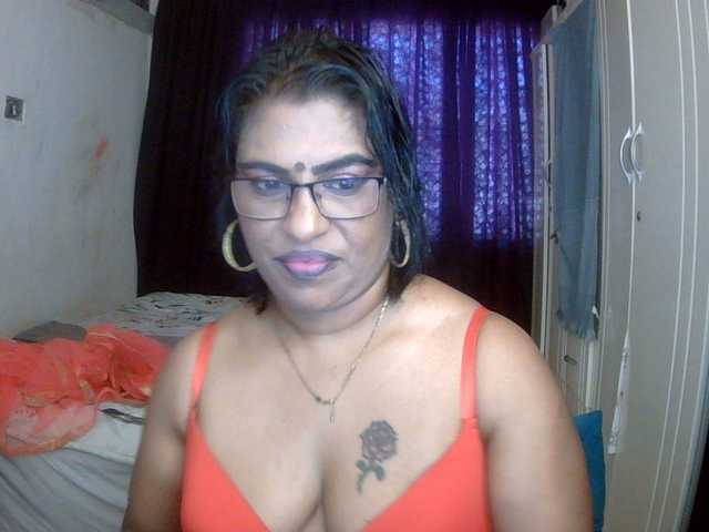 indiandelight001 live cam on BongaCams