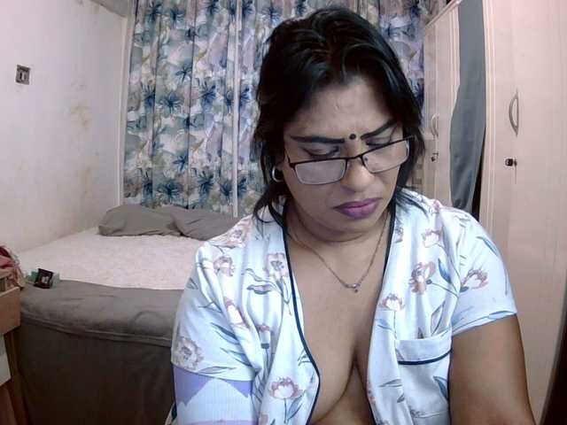 indiandelight001's BongaCams show and profile