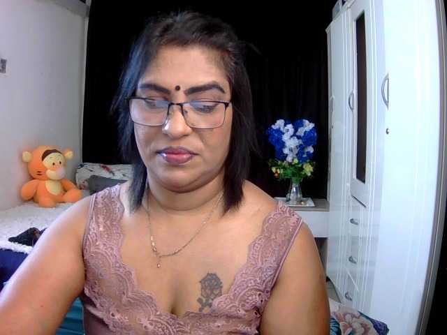 indiandelight001 live cam preview