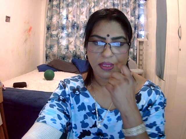 indiandelight001 live cam on BongaCams